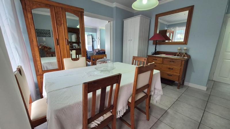 4 Bedroom Property for Sale in Hartenbos Heuwels Western Cape